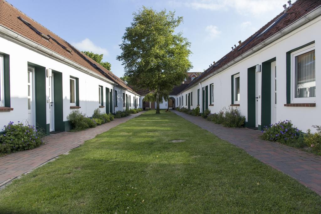 Frieslandstern - Ferienhof Und Hotel Schillig Exteriör bild